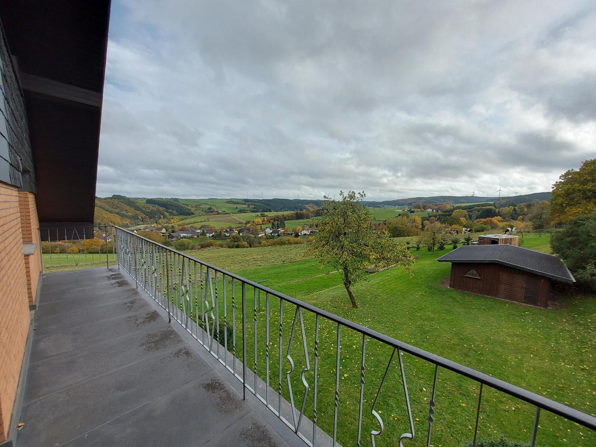 Ferienhaus Hescheld With Private Jacuzzi Hellenthal Exterior photo