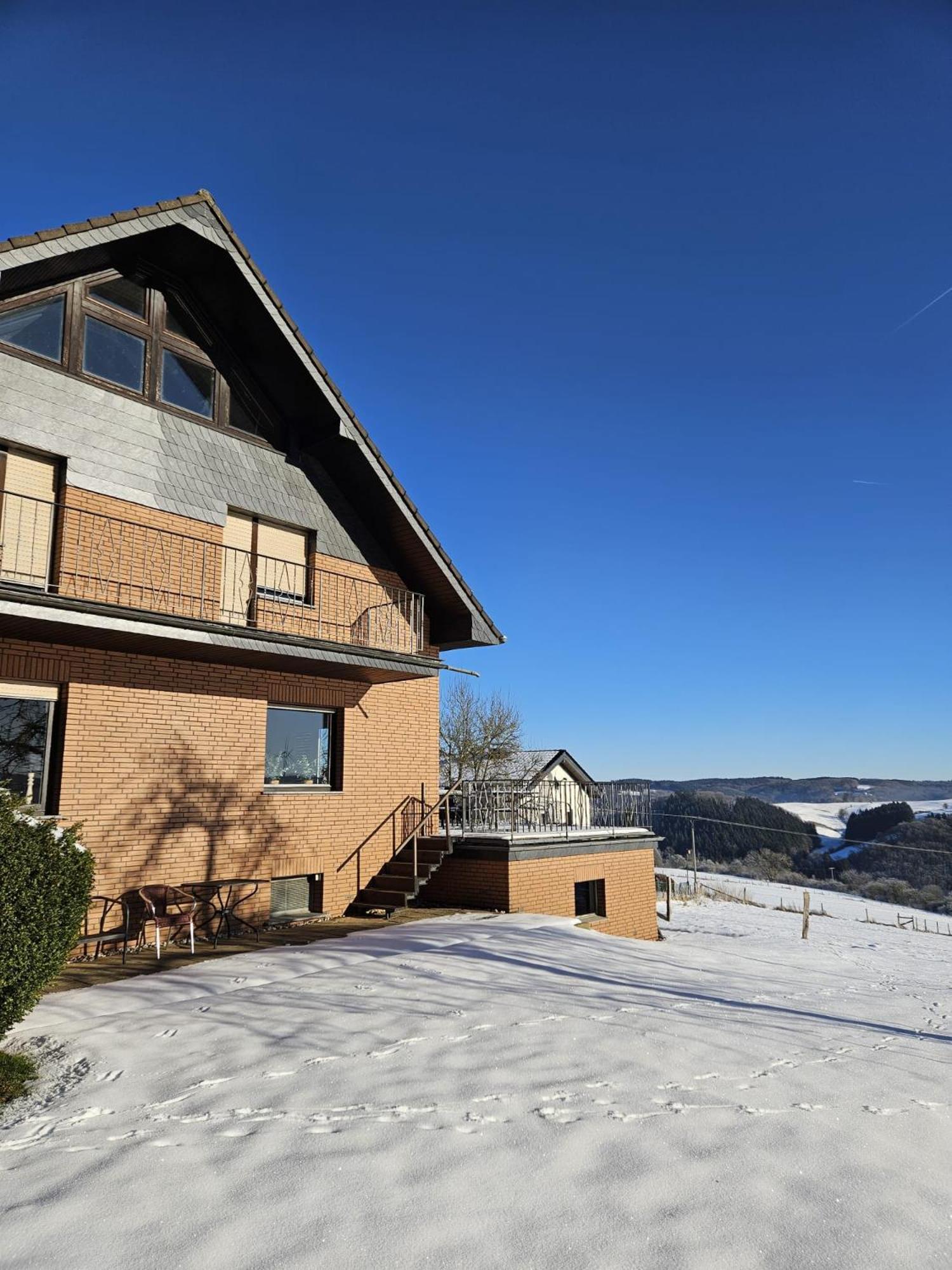 Ferienhaus Hescheld With Private Jacuzzi Hellenthal Exterior photo